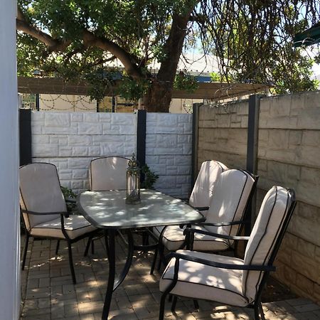 Spinoza Self Catering Accommodation Windhoek Exterior foto