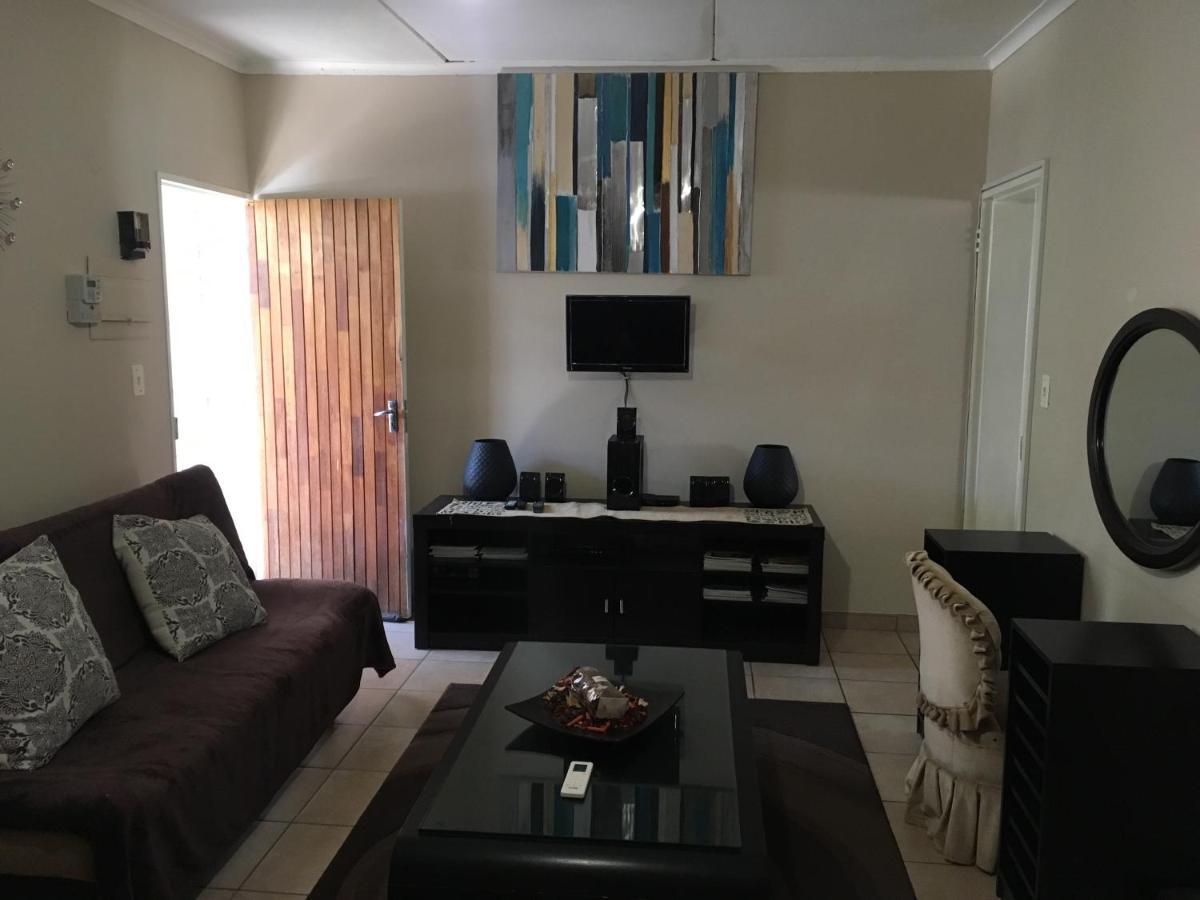 Spinoza Self Catering Accommodation Windhoek Exterior foto