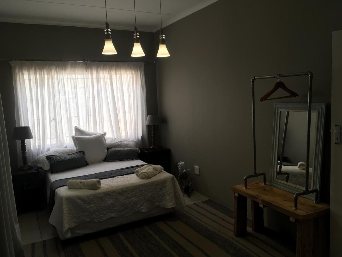 Spinoza Self Catering Accommodation Windhoek Exterior foto