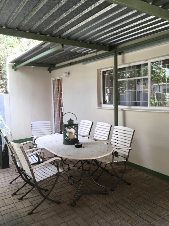 Spinoza Self Catering Accommodation Windhoek Exterior foto