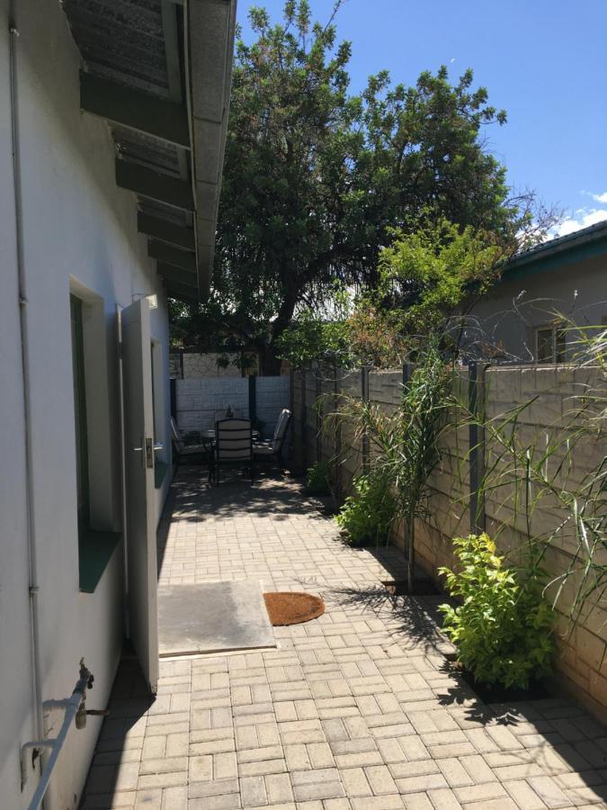 Spinoza Self Catering Accommodation Windhoek Exterior foto