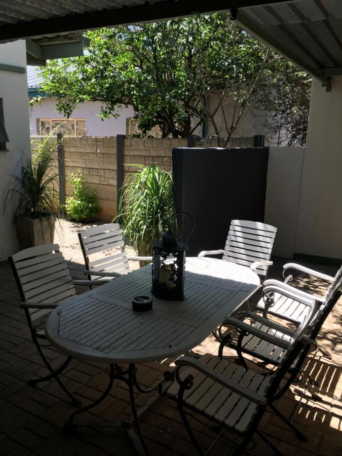 Spinoza Self Catering Accommodation Windhoek Exterior foto